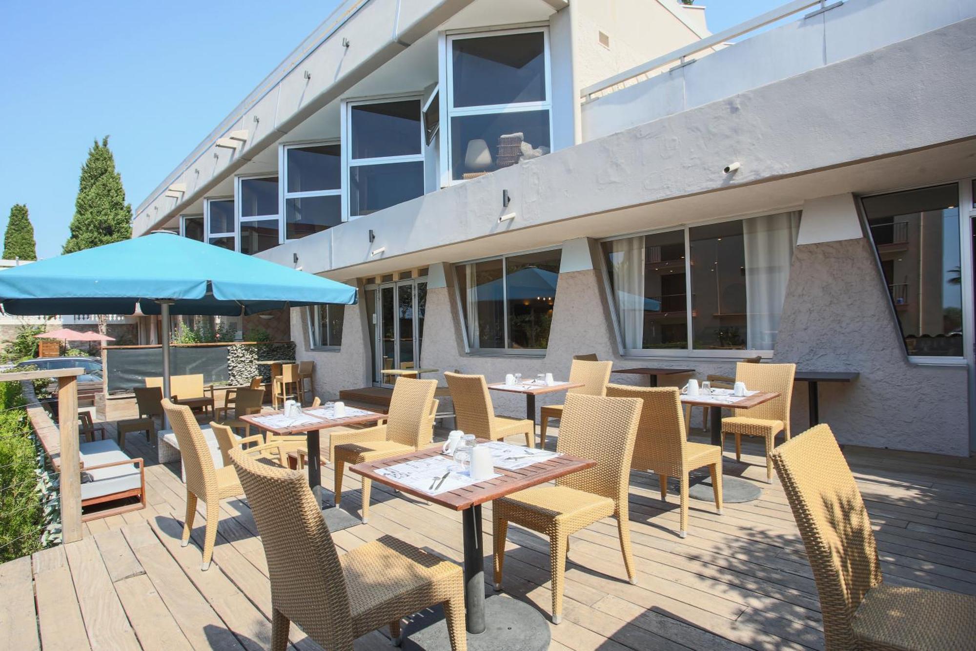 Hotel Brise de Mer - Piscine intérieure&extérieure Saint-Raphaël Exterior foto